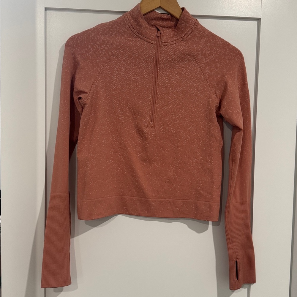 Lululemon Peach & White Crop Top Long Sleeve Thumbholes 1/2 Zip Size 4/6 Small